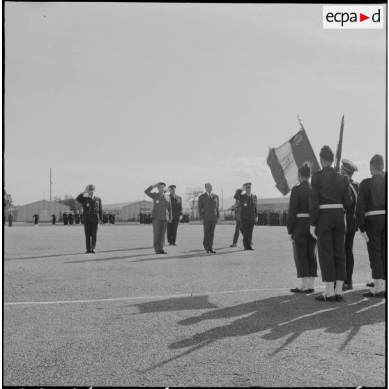 La Reghaïa. Cérémonie du 11 Novembre 1961. Salut au drapeau.