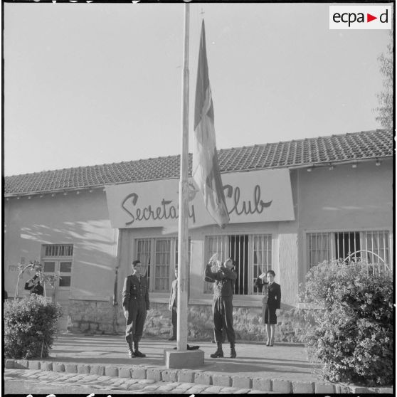 Alger. Caserne d'Orléans. Prise d'armes.