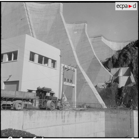 Barrage d'Erraguene et centrale.