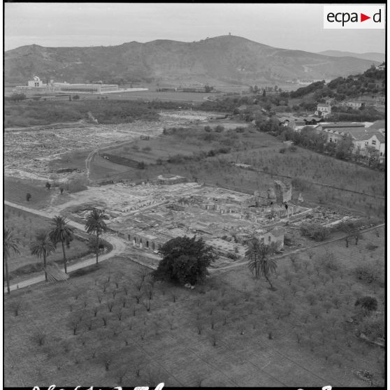 Vue aérienne de Bône. Ruines.