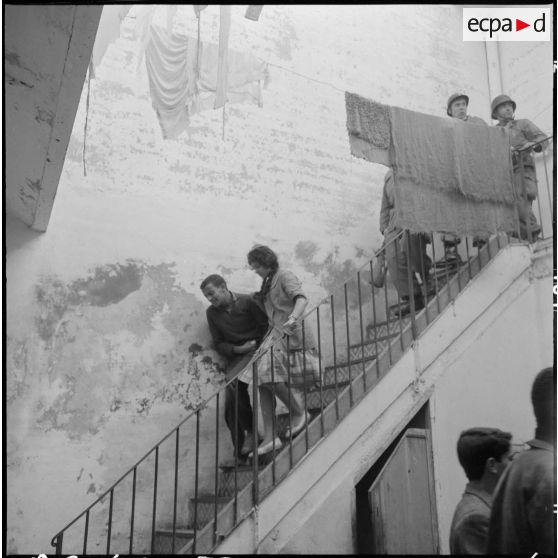 Bône. Manifestations. Un manifestant blessé.