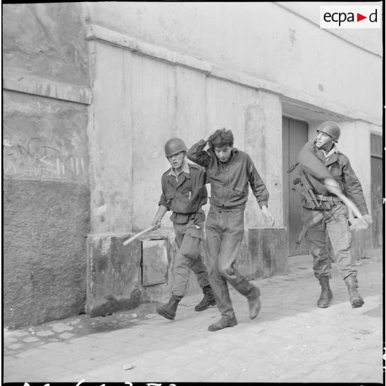 Bône. Manifestations. Un manifestant interpellé violemment.