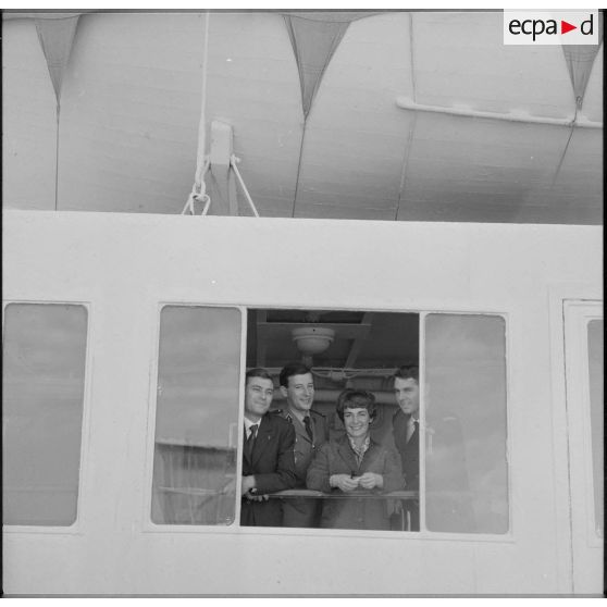 Alger. Départ du lieutenant Staehling, du maréchal des logis Botras et du maréchal des logis-chef madame Roussarie (ou Roussary).