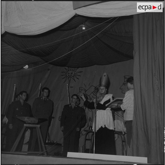 Algérie. Fête de la Saint Eloi. 428e compagnie de réparation divisionnaire (CRD). Spectacle.