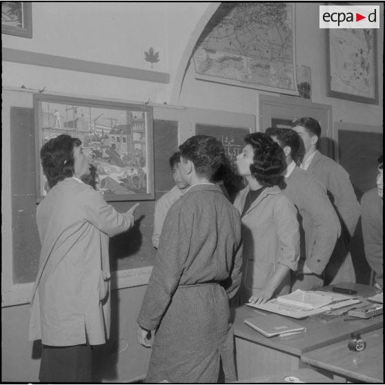 Alger. Ecole de jeunes sourds. Cours de géographie.