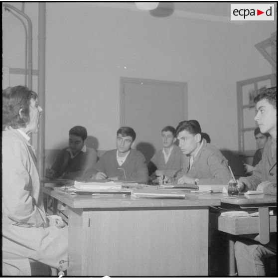 Alger. Ecole de jeunes sourds. Cours de géographie.
