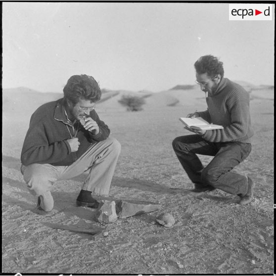 Recherche archéologie pétrolifère dans le désert algérien.