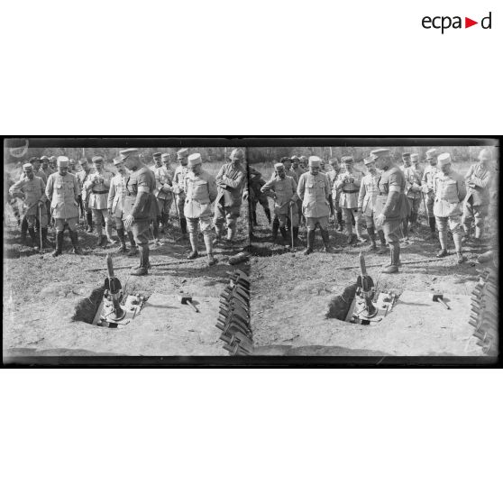 Lassigny (Oise). champ d'expériences, expériences de nouveaux crapouillots. [légende d'origine]