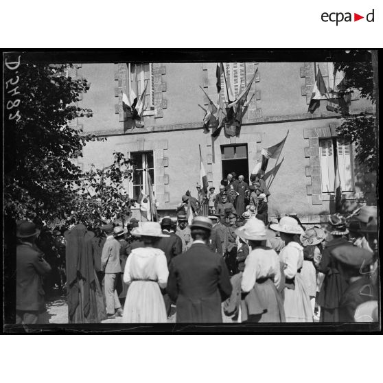Thoré (Loir-et-Cher). "Independence Day". A la mairie. [légende d'origine]