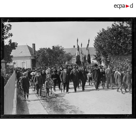 Thoré (Loir-et-Cher). "Independence Day". Dans les rues. [légende d'origine]