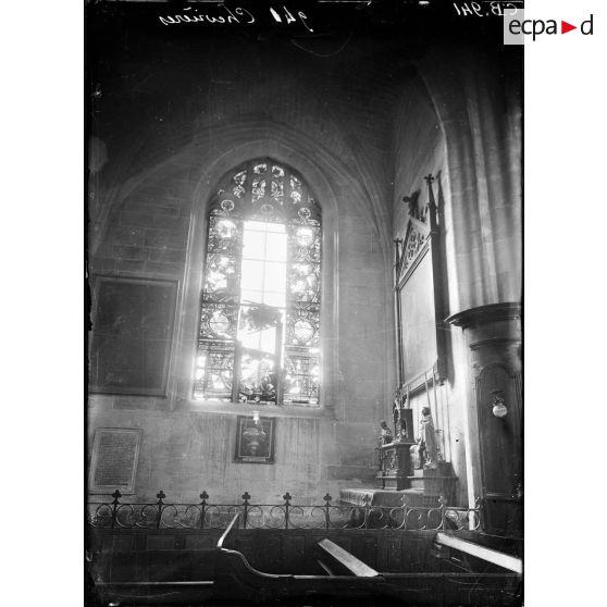 Vitrail classé de l'église de Chevières. [légende d'origine]