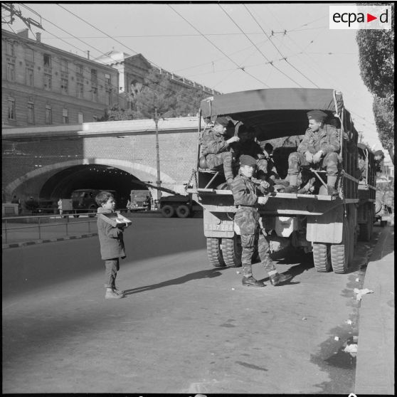 Alger. Deuxième anniversaire de la semaine des barricades. Ambiance algéroise pendant cette journée.