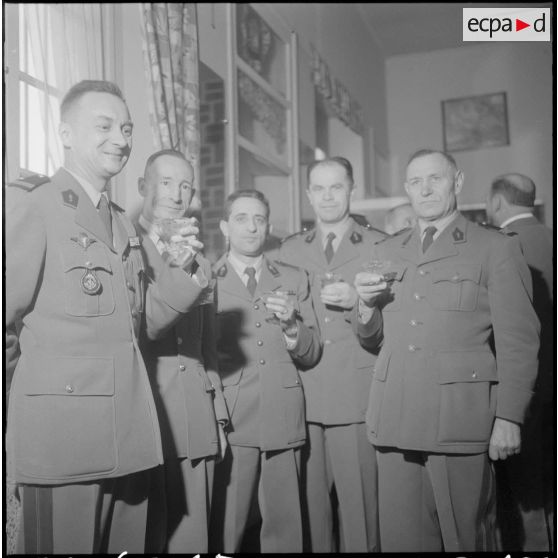 Alger. Caserne d'Orléans. Vin d'honneur et félicitations.