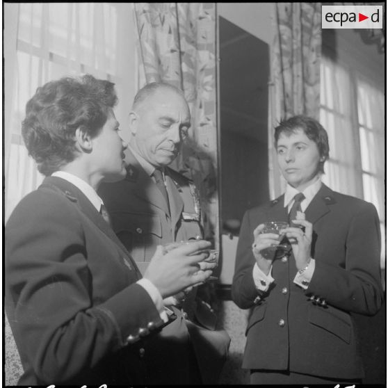 Alger. Caserne d'Orléans. Vin d'honneur et félicitations.