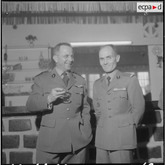 Alger. Caserne d'Orléans. Vin d'honneur et félicitations.