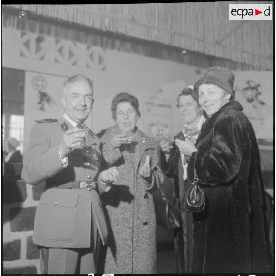 Alger. Caserne d'Orléans. Vin d'honneur et félicitations.