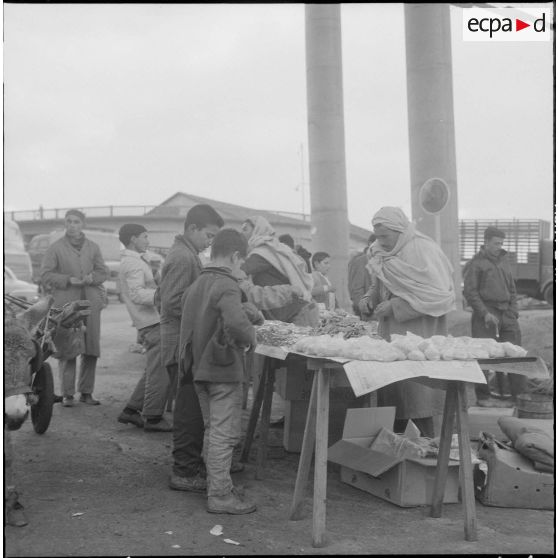 Marengo. Le marché en plein air.