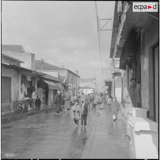 Marengo. Les enfants rentrent de l'école.