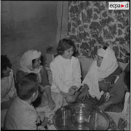 Aïn Temouchent. Souvent après les soins on boit le thé en guise de remerciements.