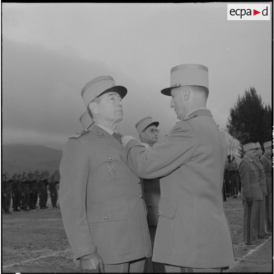 Section administrative spécialisée (SAS) d'Arba. Remise de décoration.