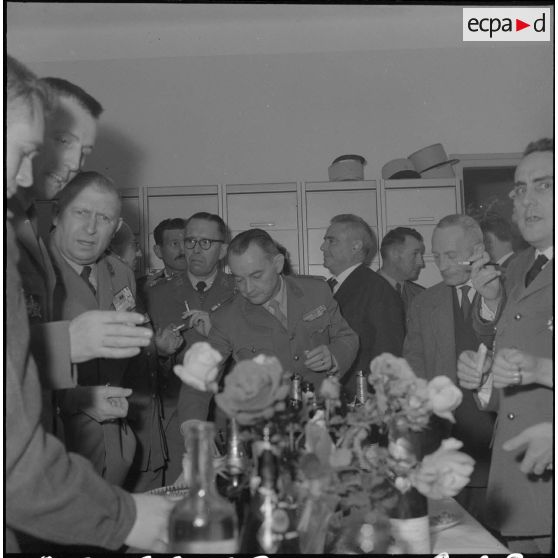 Section administrative spécialisée (SAS) d'Arba. Réception après la cérémonie de remise de décoration.