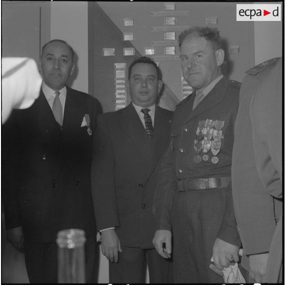 Section administrative spécialisée (SAS) d'Arba. Réception après la cérémonie de remise de décoration.