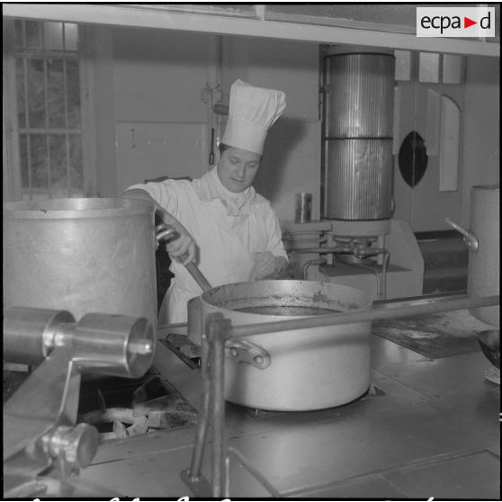 Alger. Hôpital Maillot. Les nouvelles cuisines.