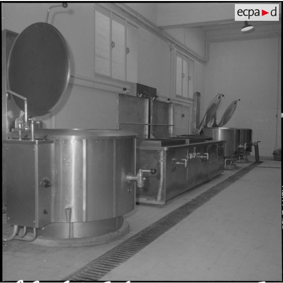 Alger. Hôpital Maillot. Les nouvelles cuisines.