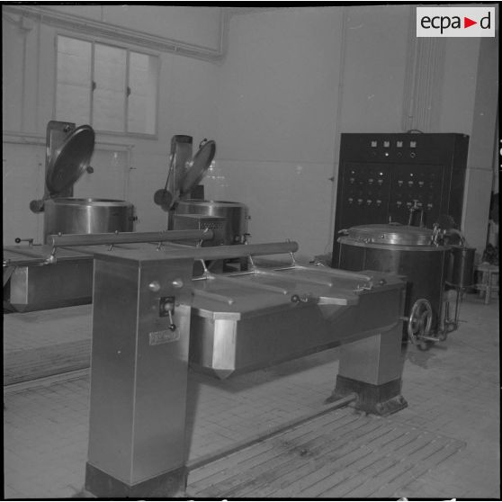 Alger. Hôpital Maillot. Les nouvelles cuisines.