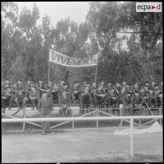 Constantine. Finale interarmées de rugby. Supporters de la compagnie régionale du train n°10 (CRT n°10).