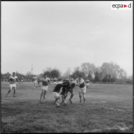Constantine. Finale interarmées de rugby. Ambiance du match.