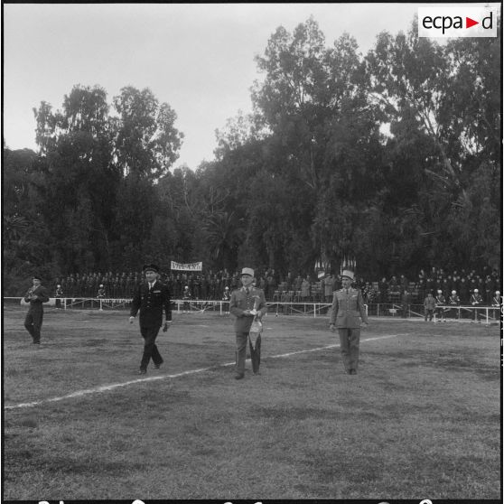 Constantine. Finale interarmées de rugby. Prélude à la remise de coupe.