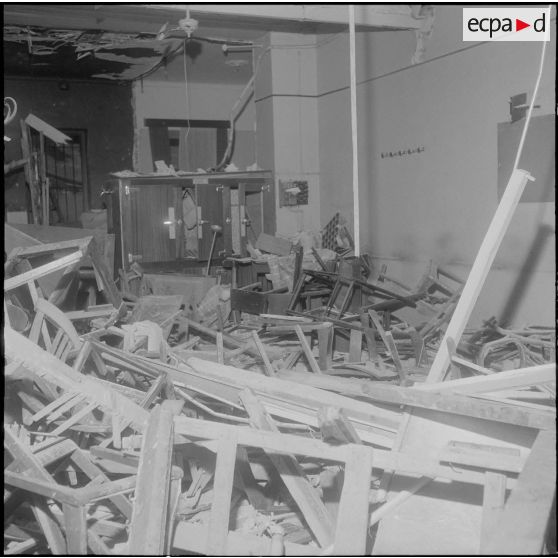 Alger. Attentats de l'Organisation armée secrète (OAS). Une boutique a explosé.