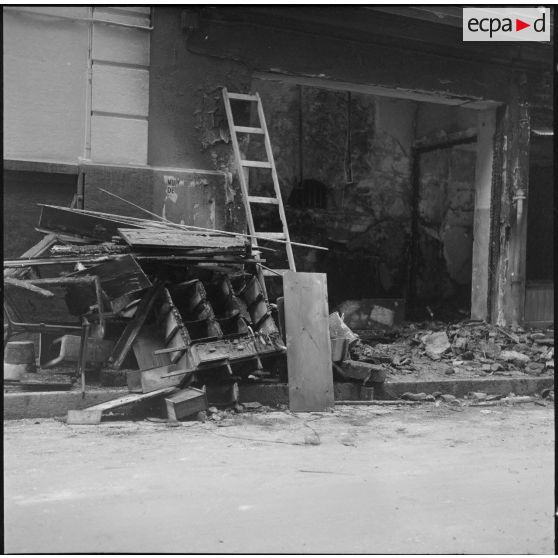 Alger. Attentats de l'Organisation armée secrète (OAS). Une boutique a explosé.