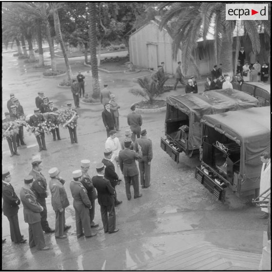 Alger. Hôpital Maillot. Obsèques de deux soldats. Convoi funéraire