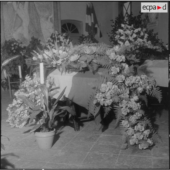 Alger. Hôpital Maillot. Obsèques de deux soldats. Chapelle ardente.