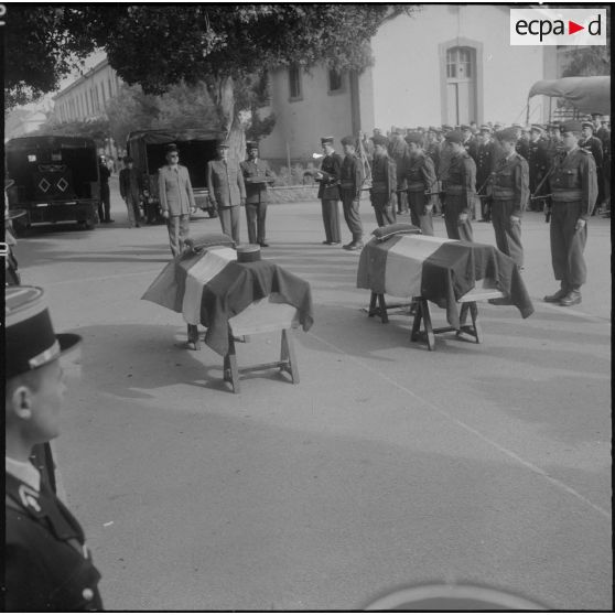 Alger. Hôpital Maillot. Obsèques de deux soldats. Eloge funèbre.