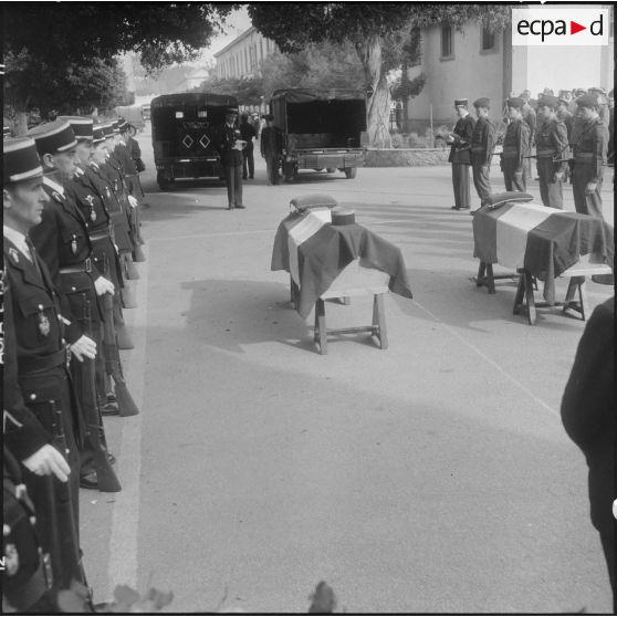 Alger. Hôpital Maillot. Obsèques de deux soldats. Eloge funèbre.