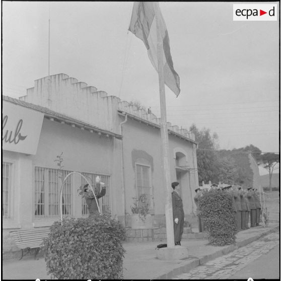 Alger. Prise de commandement au BRA. Lever des couleurs