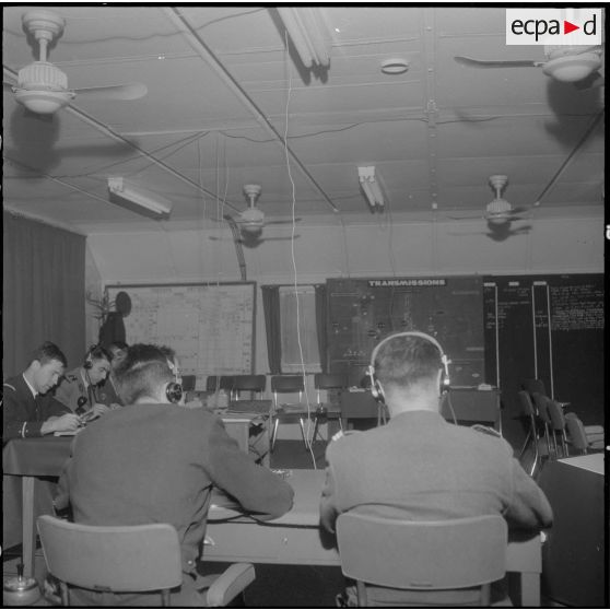 La Reghaïa. Salle opérationnelle des transmissions.
