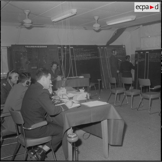 La Reghaïa. Salle opérationnelle des transmissions.