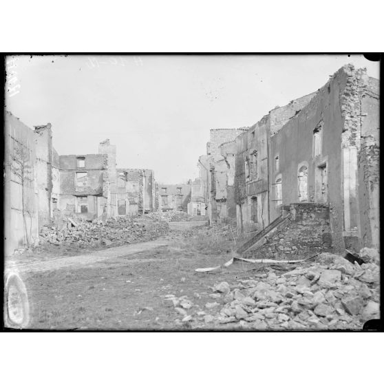 Gerbéviller. Ruines sur la rive droite de la Mortagne. [légende d'origine]