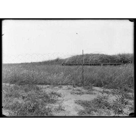 Dogandzy. Vue extérieure d'un abri de mitrailleuses. [légende d'origine]