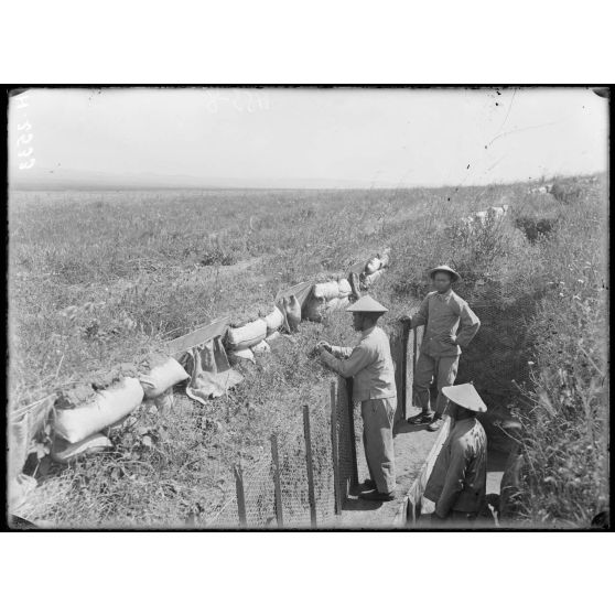 Dogandzy. Ouvrage France. Tranchées. [légende d'origine]