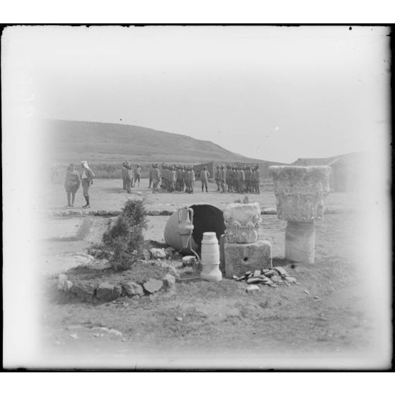 Narès. Rassemblement de la 3e Compagnie du 4e Régiment de marche malgache. [légende d'origine]