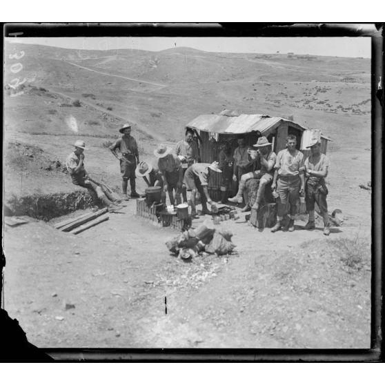 Camp de Vineyard. Le thé, la distribution. [légende d'origine]