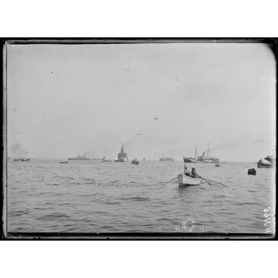 Salonique. Vue de la rade. [légende d'origine]