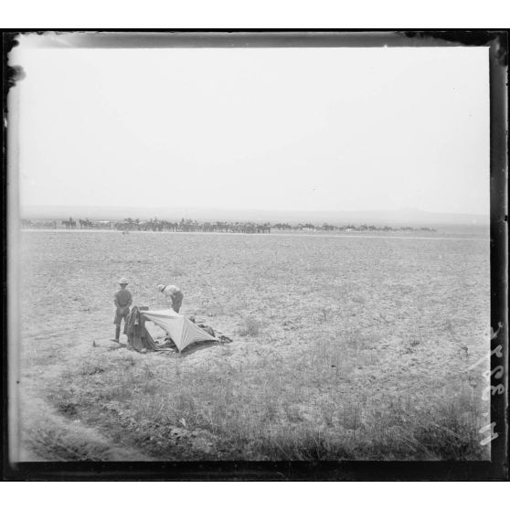 Sarigol. Le ravitaillement anglais. [légende d'origine]