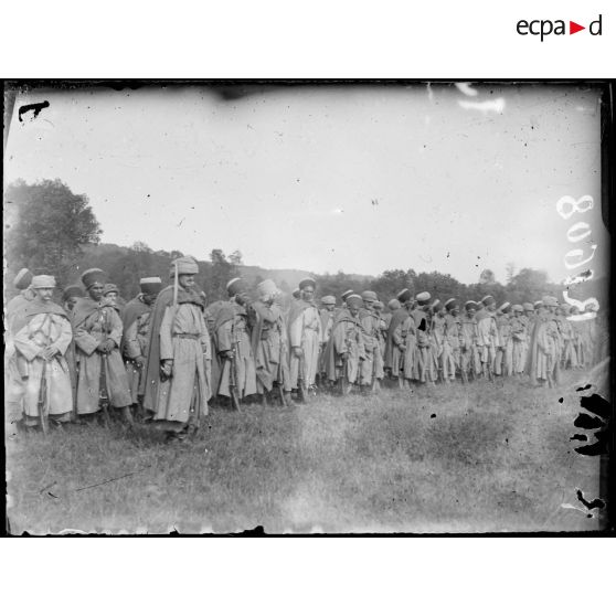 Coudun (Oise). Revue de spahis. [légende d'origine]