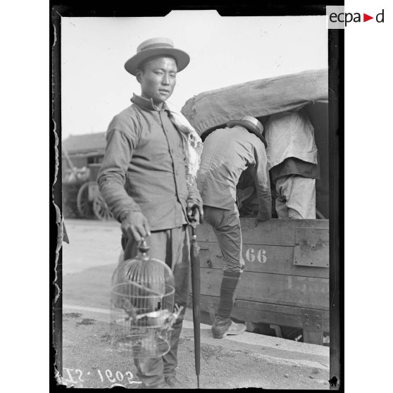 Lure, Haute Saône. Arrivée de travailleurs chinois. Deux amis. [légende d'origine]